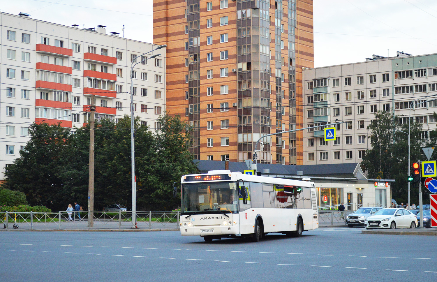 Szentpétervár, LiAZ-5292.60 sz.: 2642