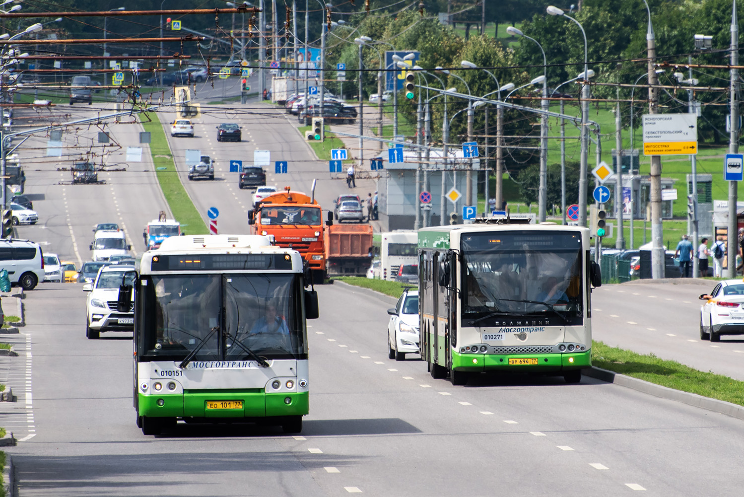 Москва, ЛиАЗ-5292.21 № 010151; Москва, Волжанин-6270.06 