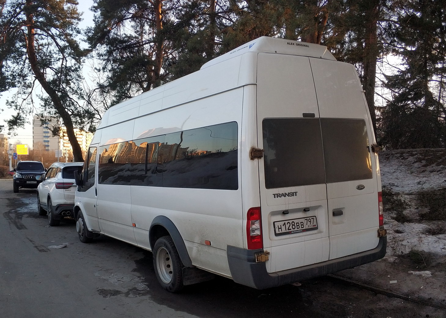 Москва, Самотлор-НН-3236 (Ford Transit) № Н 128 ВВ 797